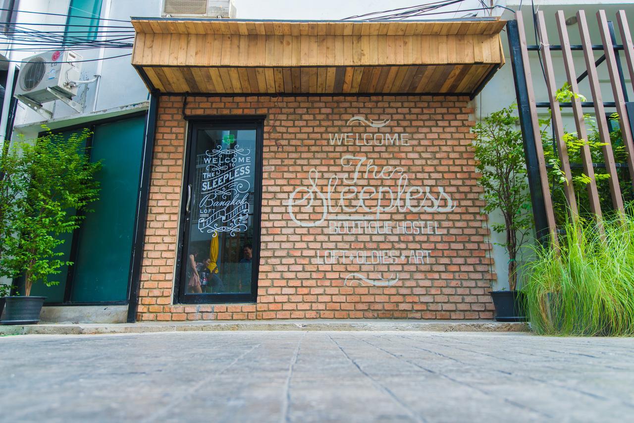 The Sleepless Boutique Hostel Bangkok Buitenkant foto
