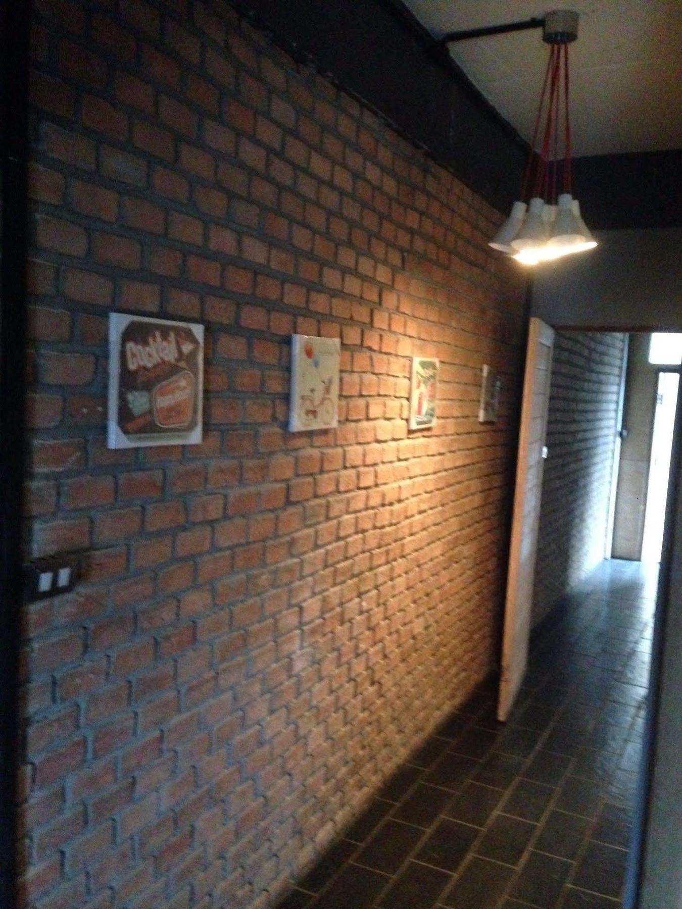 The Sleepless Boutique Hostel Bangkok Buitenkant foto